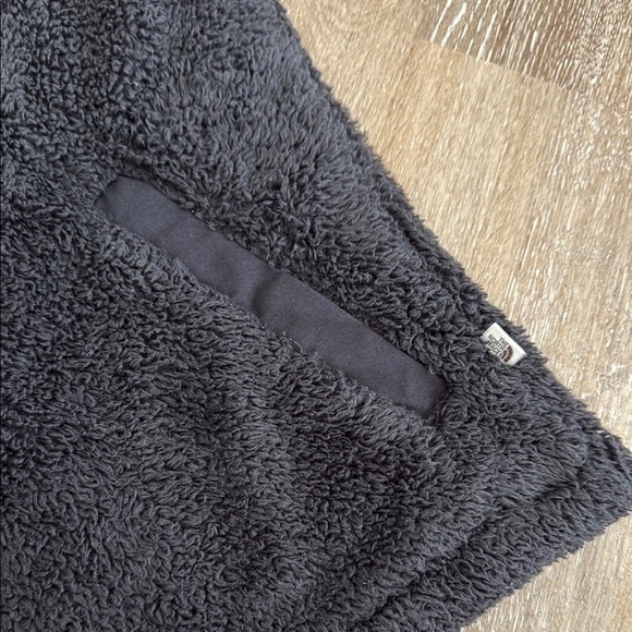 The North Face Size L Black Fleece Vest with High Collar - Picture 7 of 9